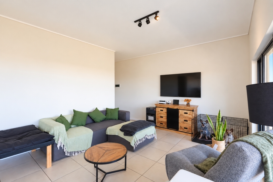 To Let 2 Bedroom Property for Rent in Sandown Western Cape